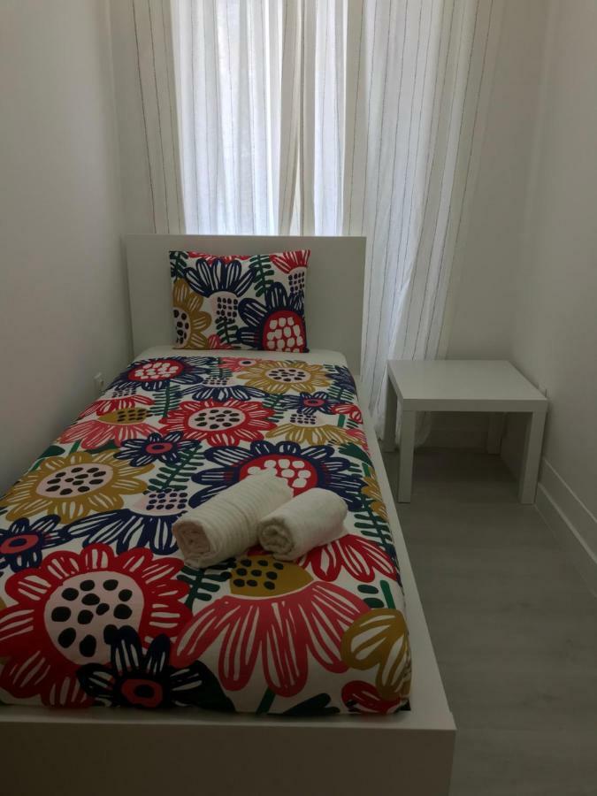 Charming Episode Hostel Lisbon Exterior photo